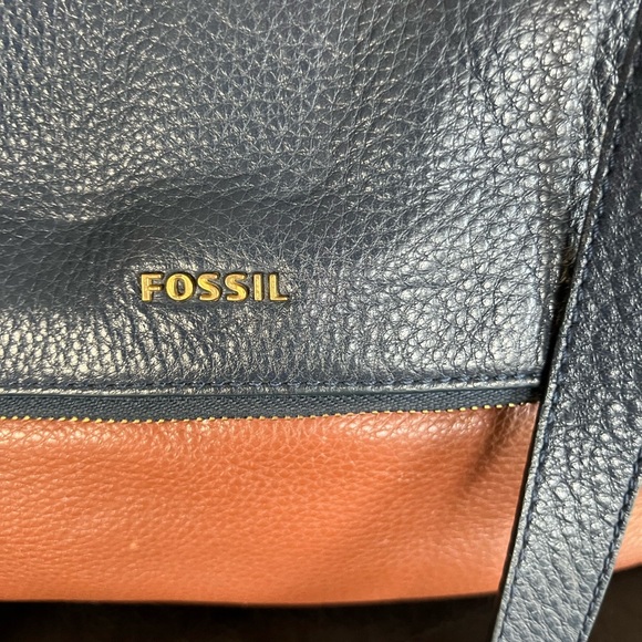 Fossil Purse - Picture 1 of 8